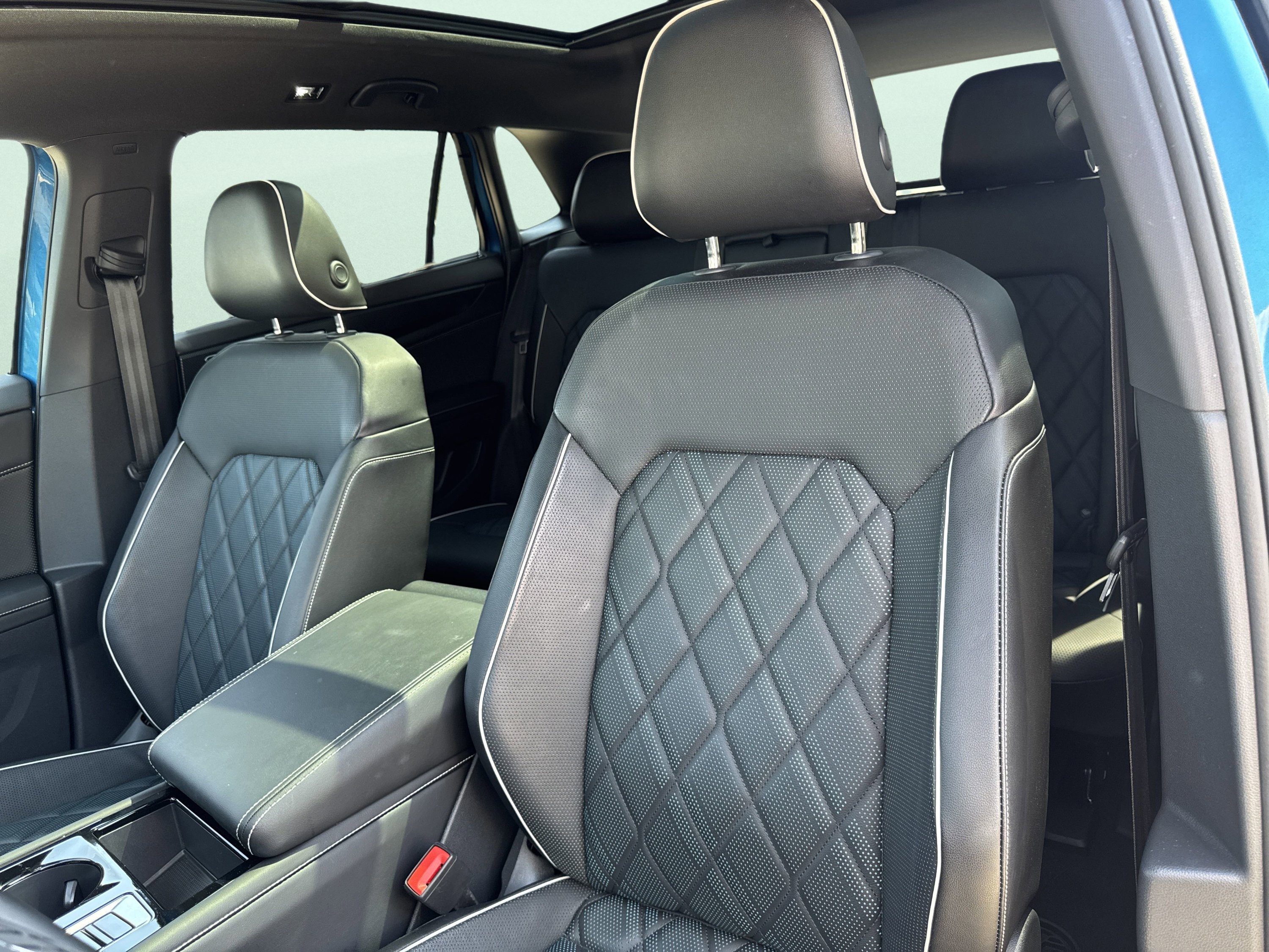 Used 2024 Volkswagen Atlas Cross Sport SEL Premium R-Line AWD/4WD image 5