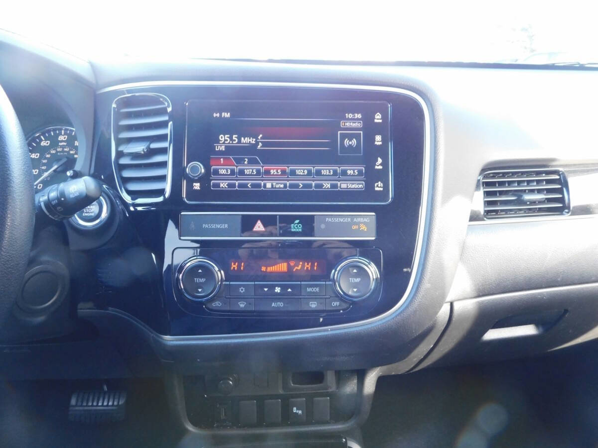 Used 2019 Mitsubishi Outlander LE image 12