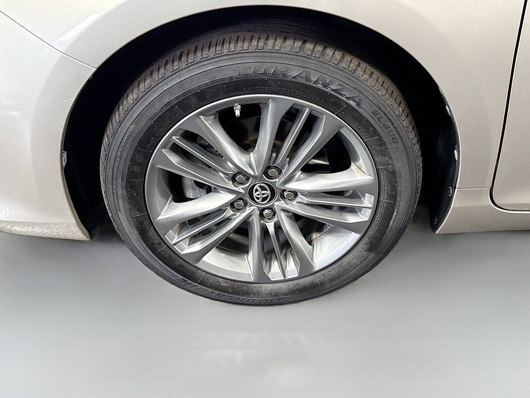 Used 2017 Toyota Camry SE FWD image 37