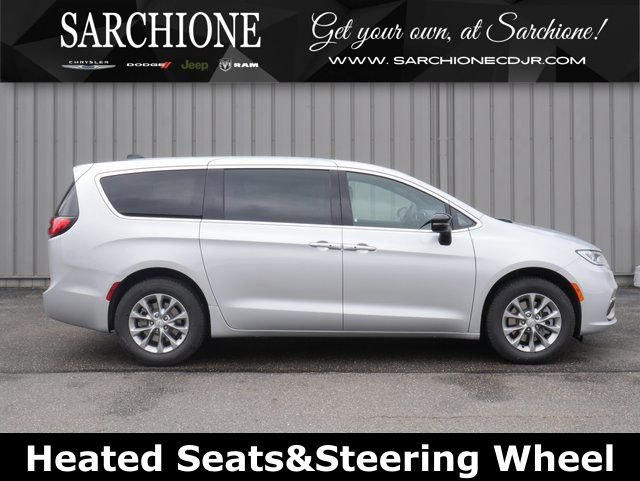New 2026 Chrysler Pacifica Select