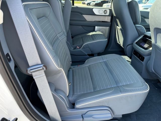 Used 2022 Lincoln Navigator Black Label image 11