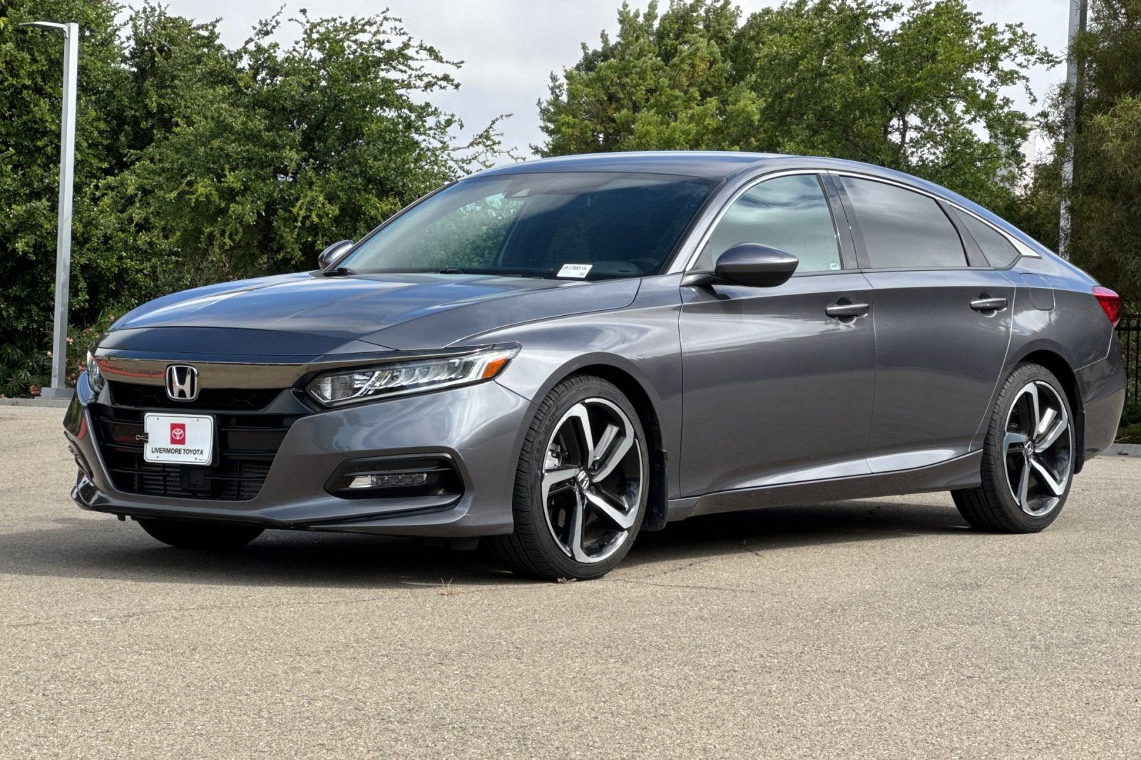 Used 2018 Honda Accord Sport image 8