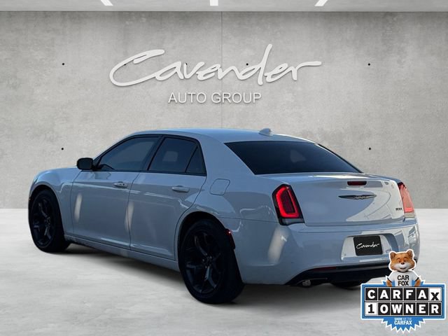 Used 2021 Chrysler 300 Touring w/ Sport Appearance Package RWD image 14