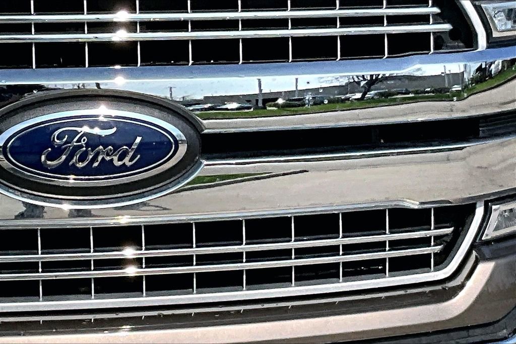 Used 2019 Ford F150 Lariat image 11