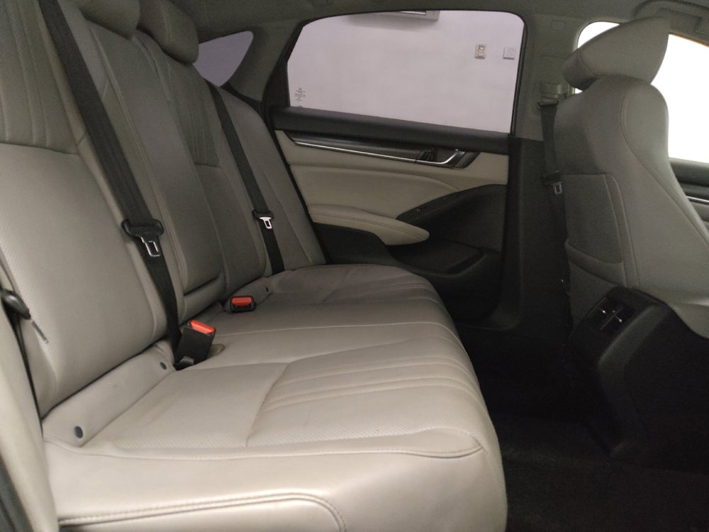 Used 2018 Honda Accord Touring image 19