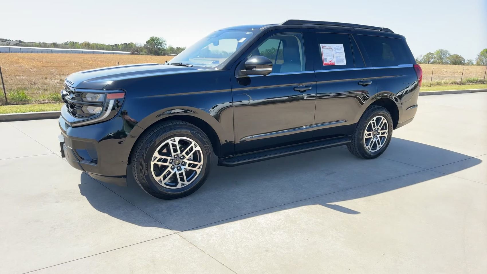Used 2025 Ford Expedition Active AWD/4WD image 4