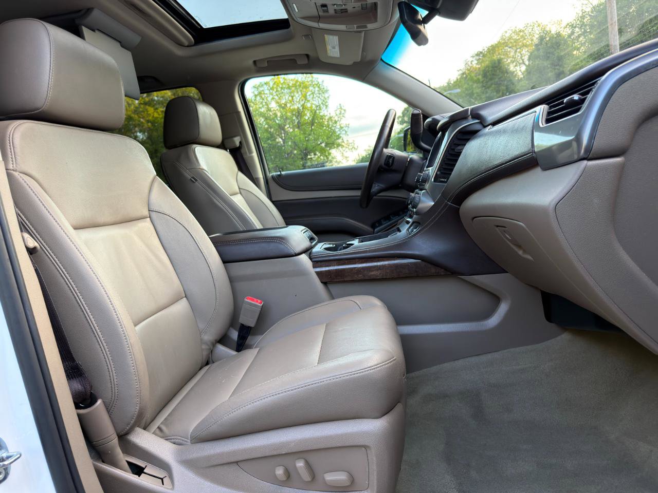 Used 2017 Chevrolet Tahoe LT w/ LT Signature Package AWD/4WD image 16