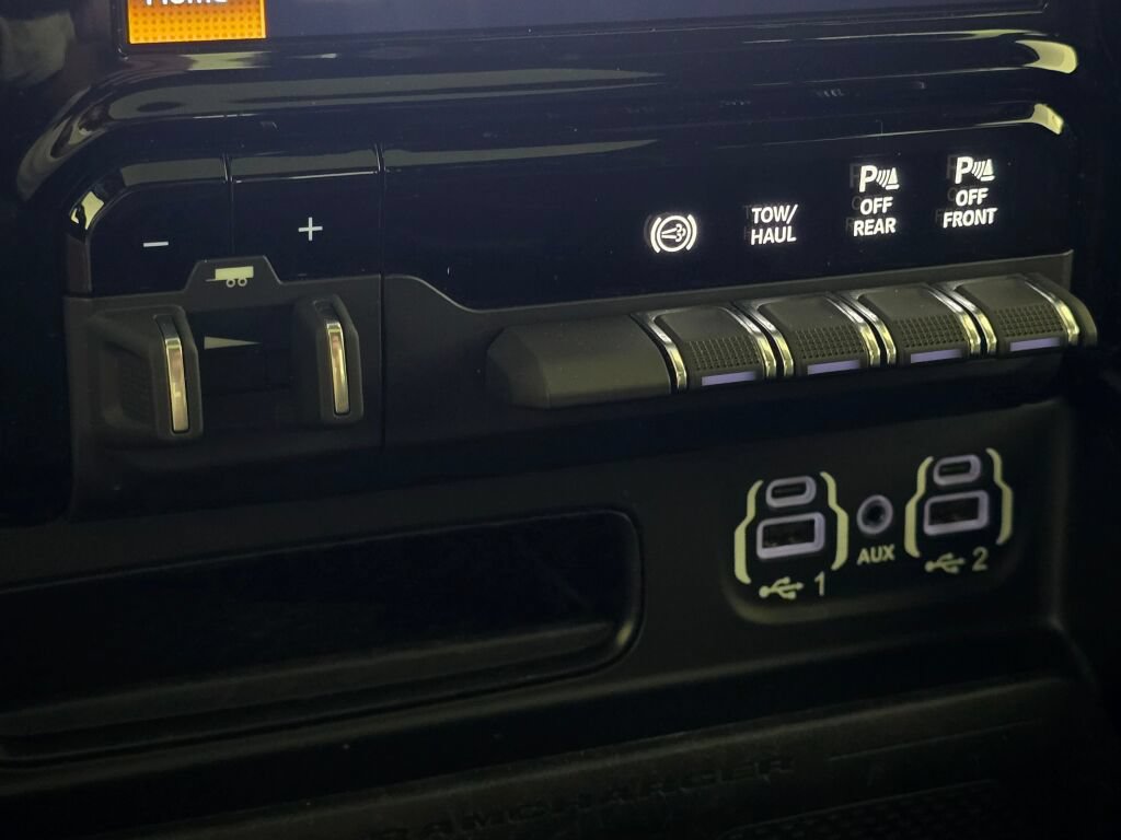 Used 2024 RAM 2500 Limited AWD/4WD image 27