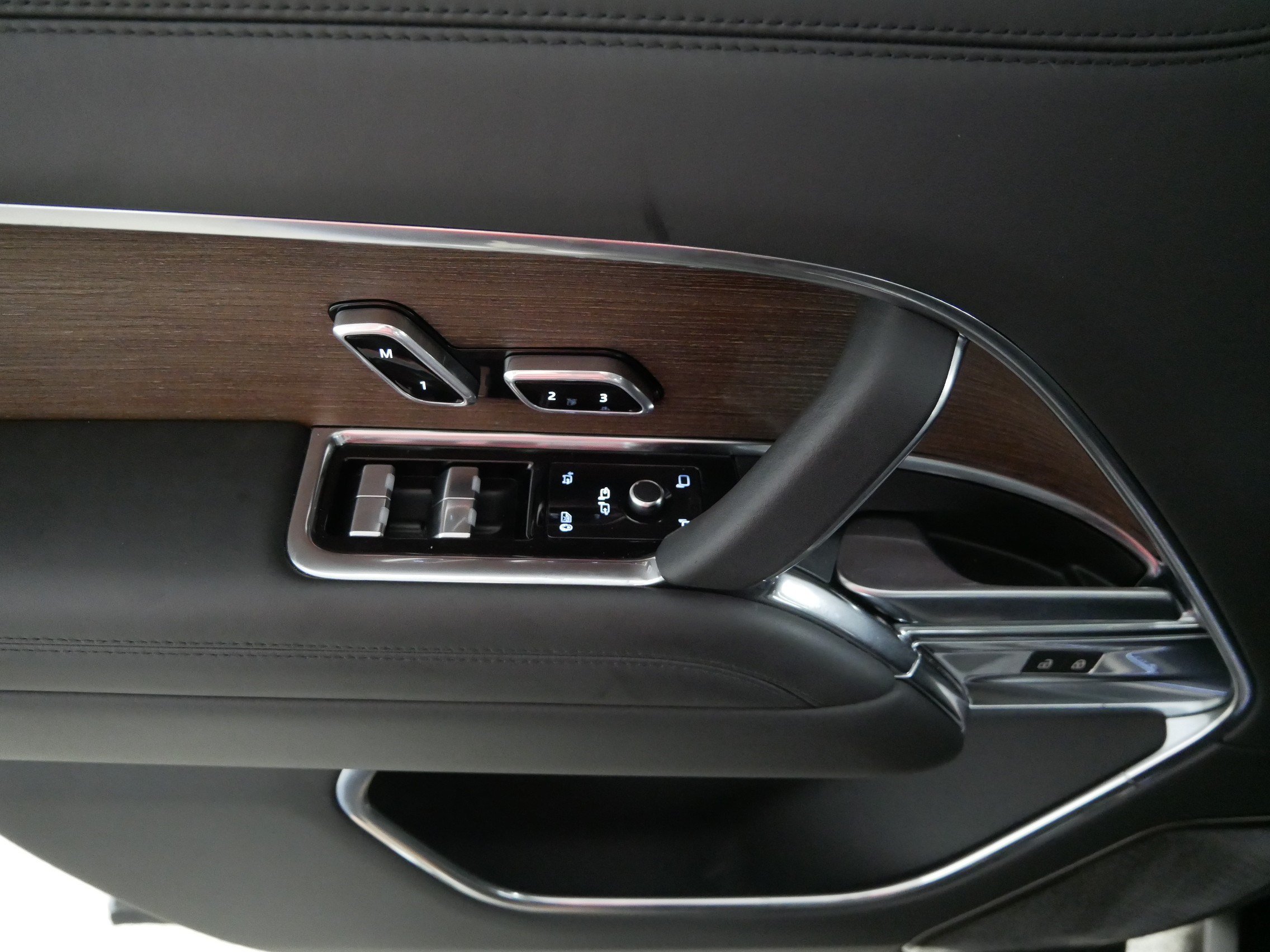 Used 2024 Land Rover Range Rover Autobiography AWD/4WD image 19