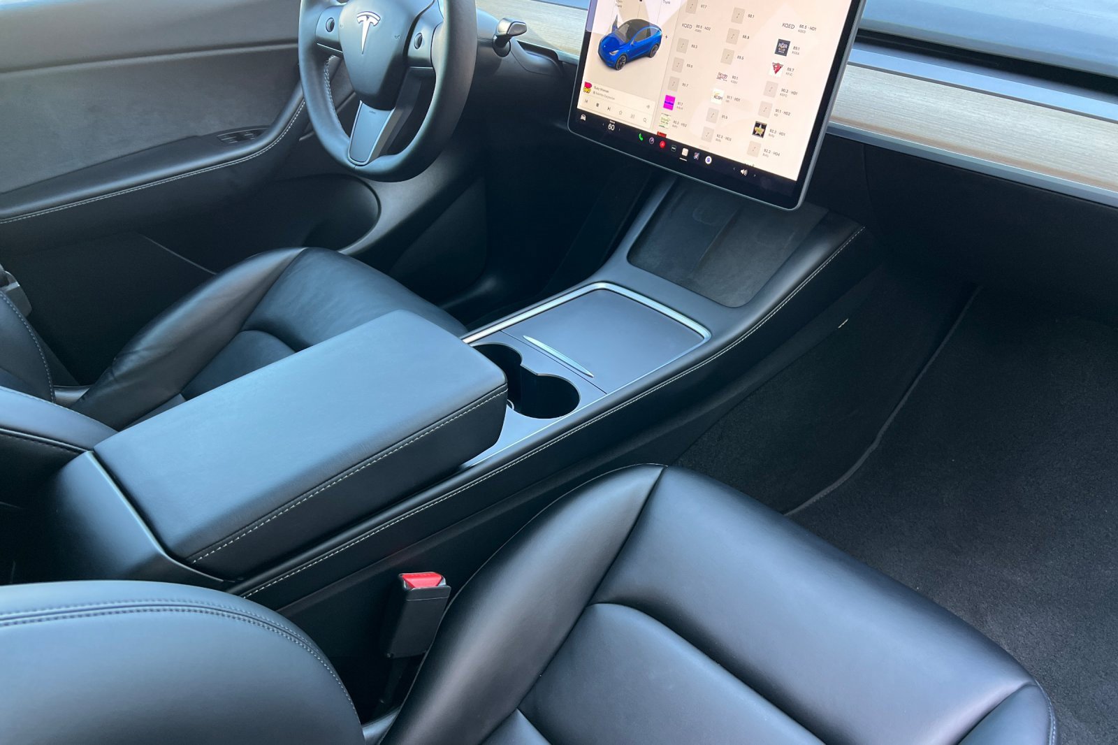 Used 2021 Tesla Model Y Long Range image 16