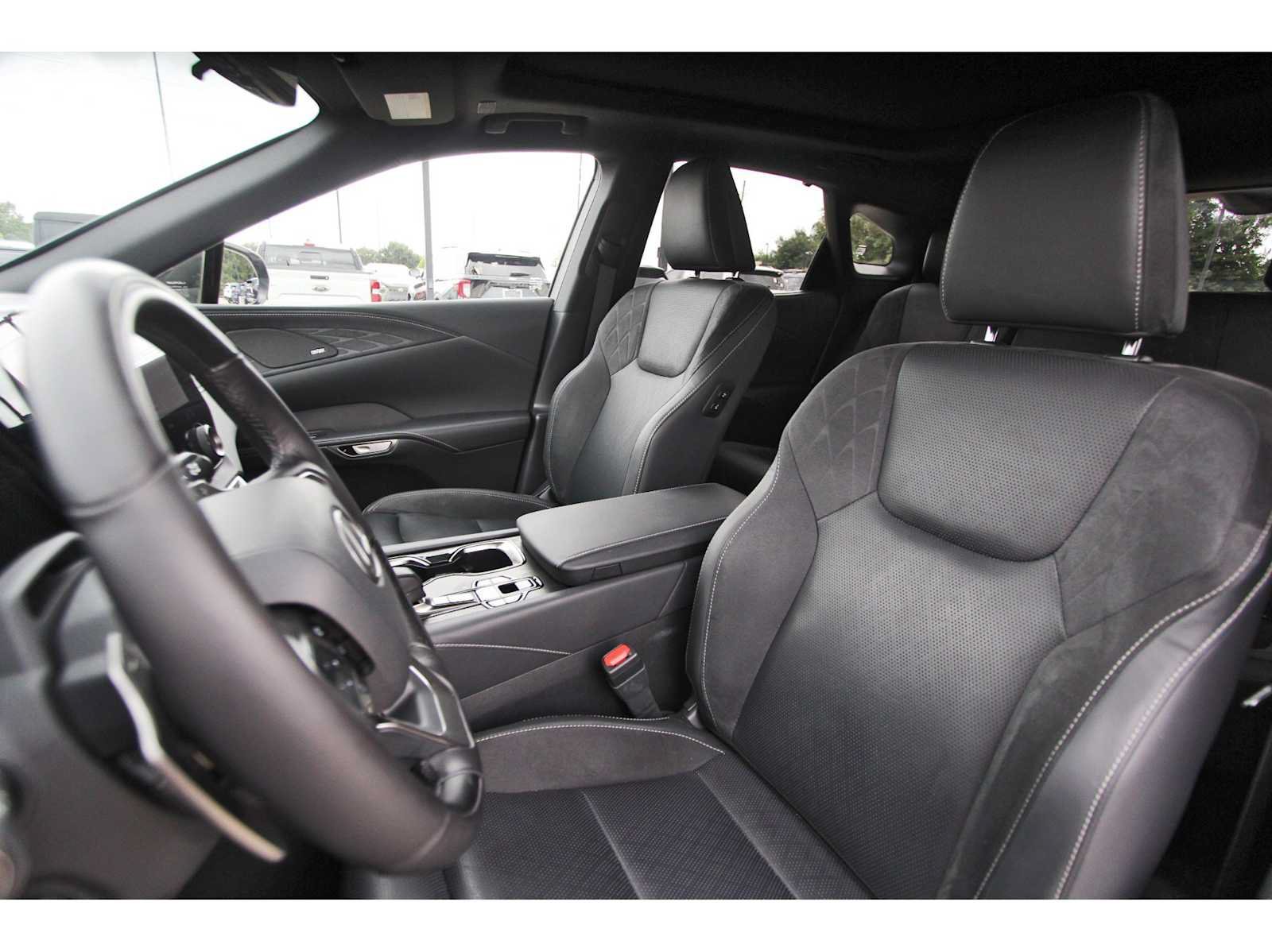 Used 2025 Lexus RX 450h AWD w/ Convenience Package image 11