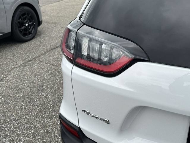 Used 2019 Jeep Cherokee Latitude Plus w/ Comfort/Convenience Group AWD/4WD image 29