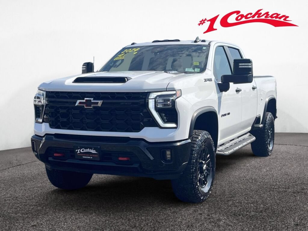 Used 2024 Chevrolet Silverado 2500 ZR2 w/ Technology Package AWD/4WD image 11