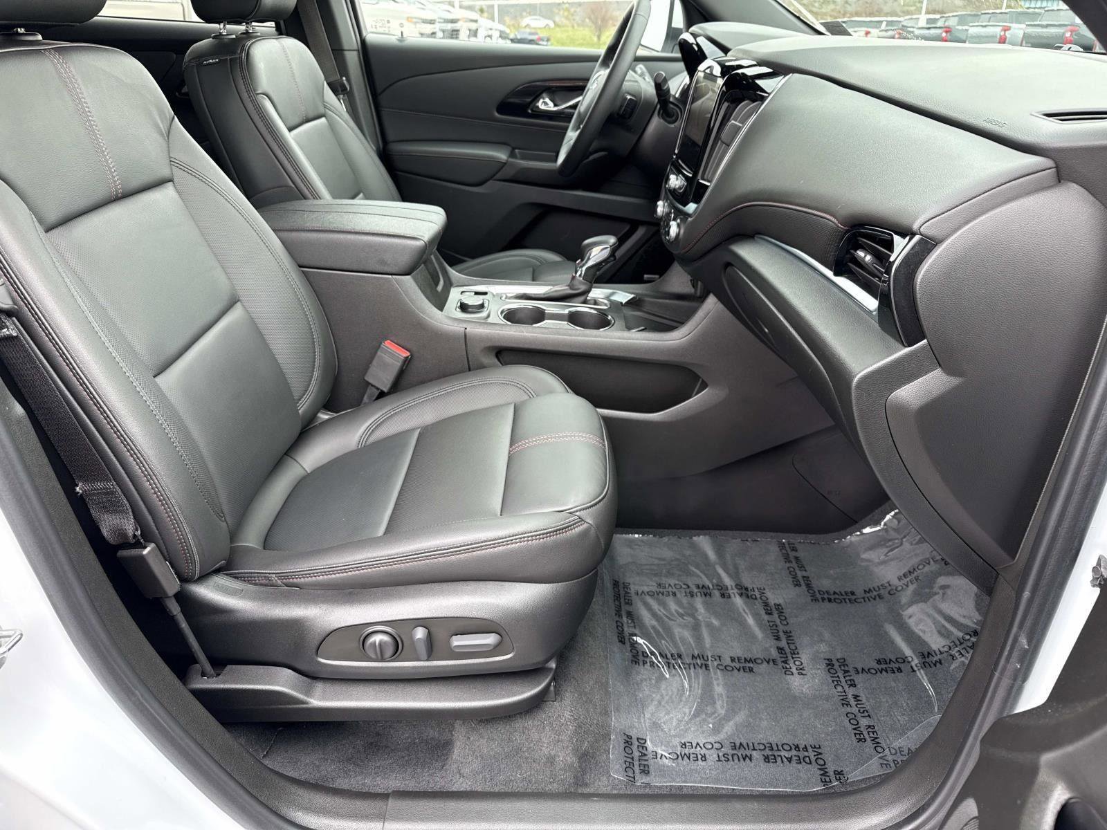 Used 2023 Chevrolet Traverse RS w/ LPO, Floor Liner Package image 19