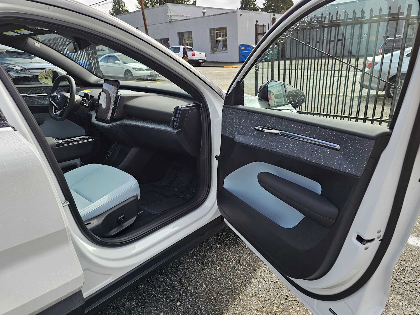 New 2025 Volvo EX30 Ultra w/ Protection Package Premier AWD/4WD image 9