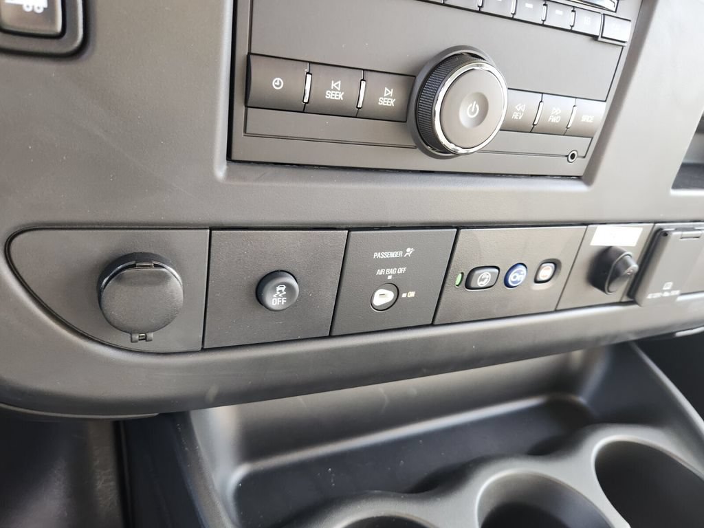 New 2025 Chevrolet Express 3500 RWD image 15