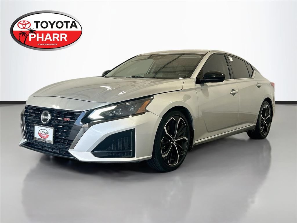 Used 2023 Nissan Altima 2.5 SR w/ SR Premium Package FWD image 1
