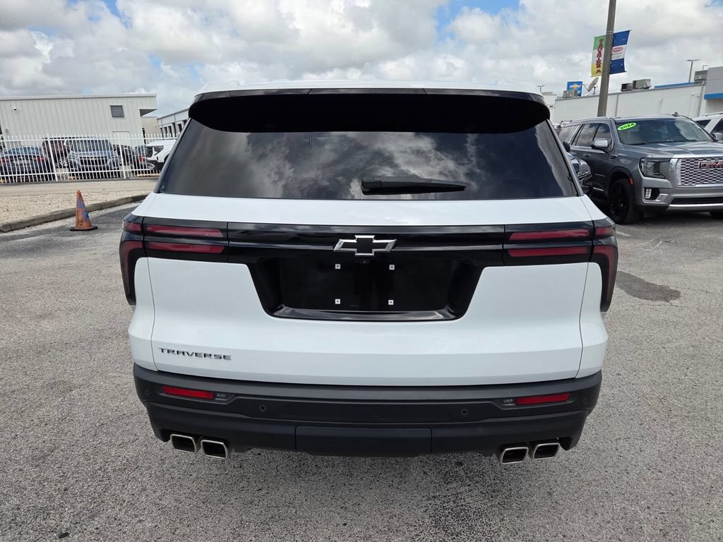 Used 2024 Chevrolet Traverse LS FWD image 13