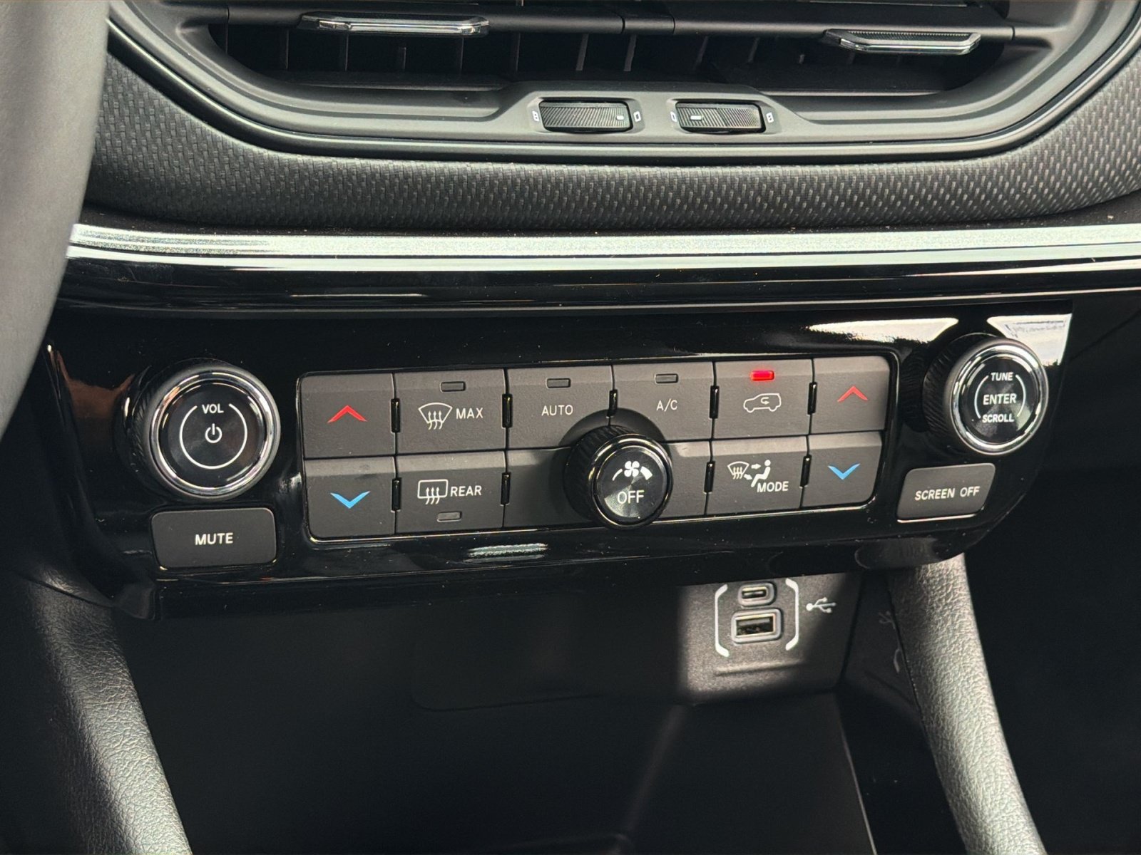 New 2026 Jeep Compass Limited w/ Sun, Sound & Navigation Group AWD/4WD image 18