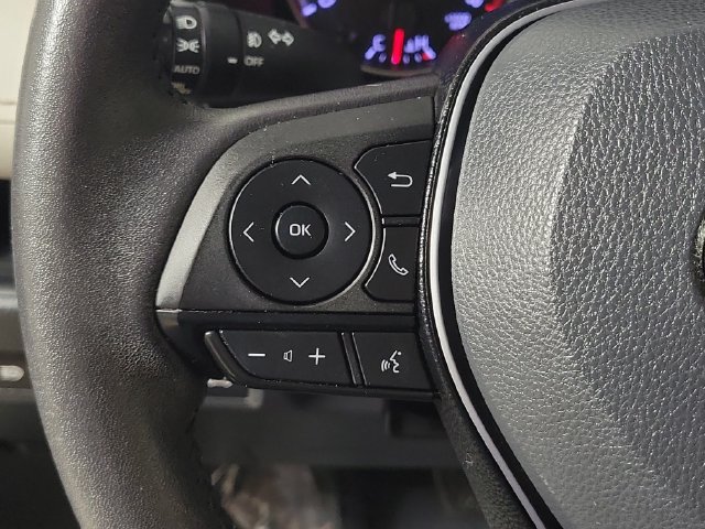 Used 2021 Toyota RAV4 XLE Premium FWD image 25