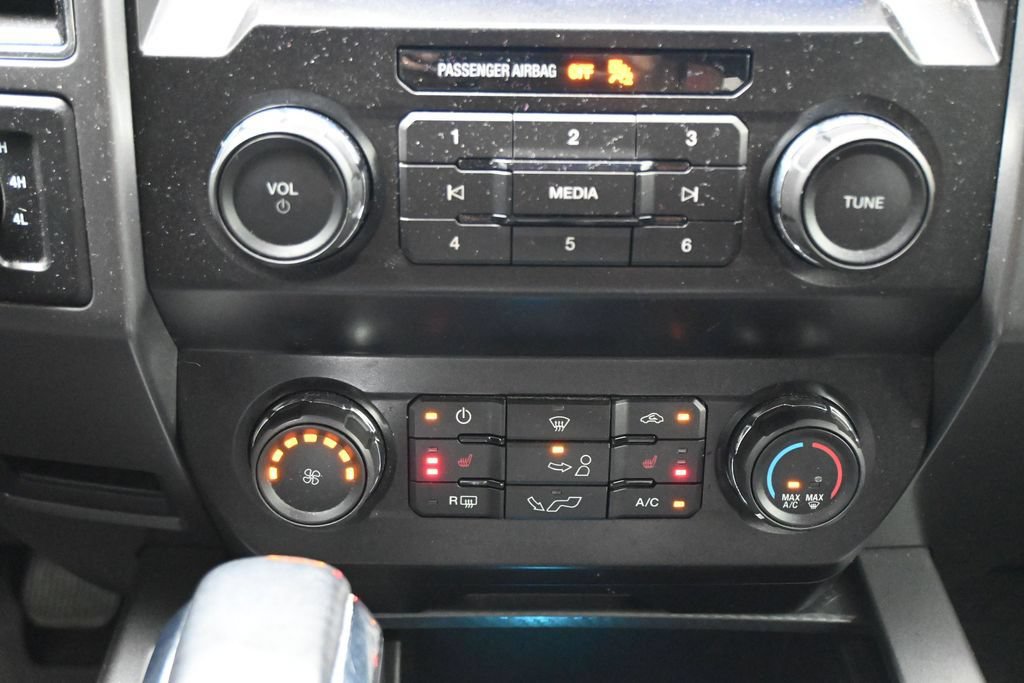 Used 2020 Ford F150 XLT w/ Equipment Group 302A Luxury AWD/4WD image 19
