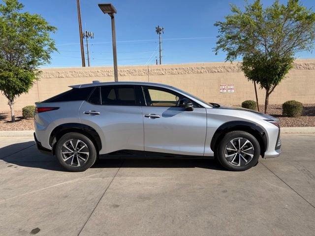 Used 2023 Lexus RZ 450e Premium w/ Technology Package image 4