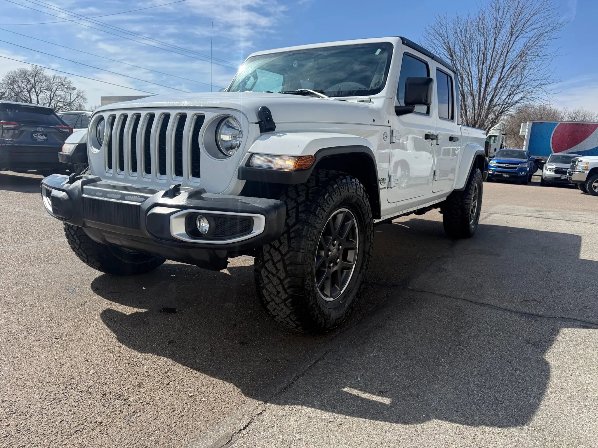 Used 2023 Jeep Gladiator Overland image 4