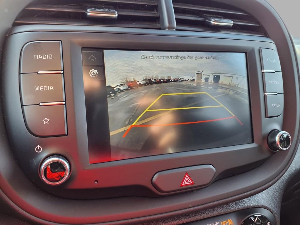 Used 2025 Kia Soul LX w/ LX Technology Package FWD image 6
