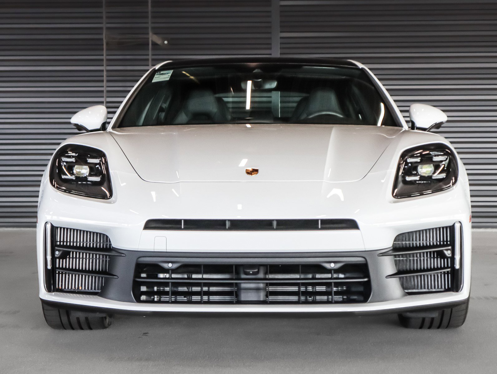 Certified 2025 Porsche Panamera 4 image 8