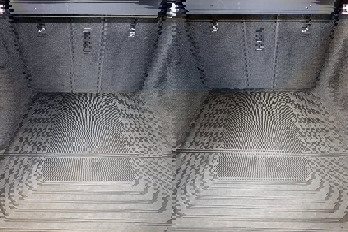 Used 2024 Land Rover Range Rover Sport Dynamic SE image 18