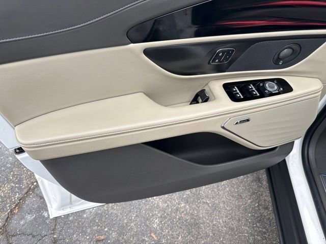 Certified 2024 Lincoln Nautilus Reserve w/ Equipment Group 202A image 14