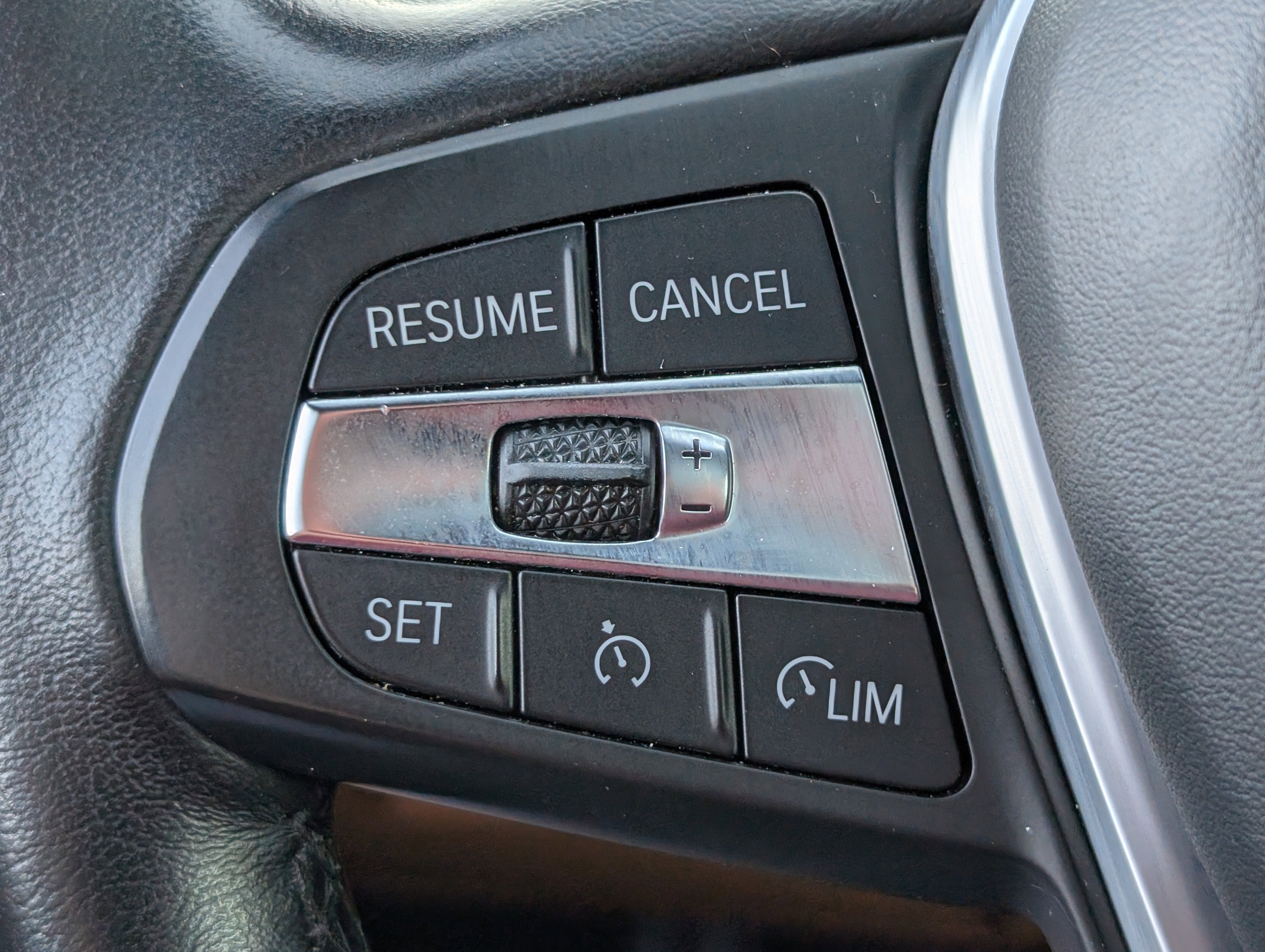 Used 2021 BMW 330e image 23