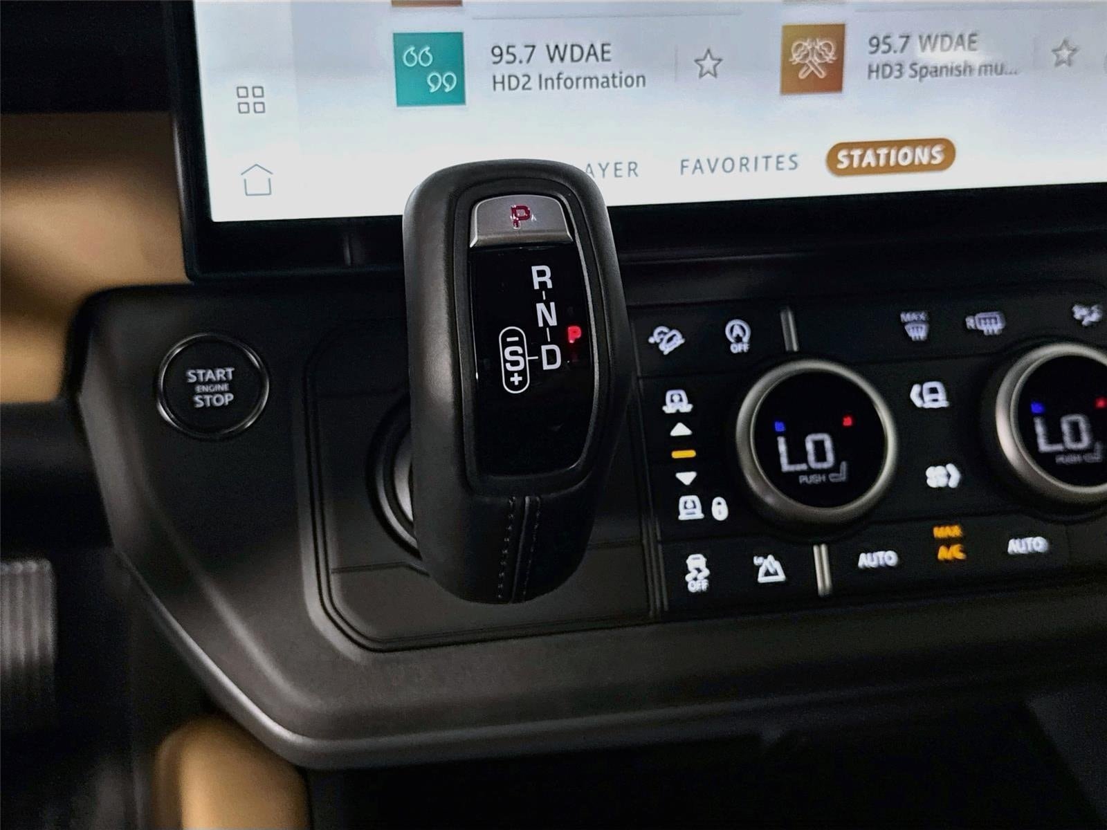 New 2026 Land Rover Defender 110 X-Dynamic SE AWD/4WD image 19