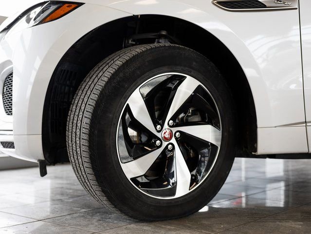 Used 2023 Jaguar F-PACE R-Dynamic S image 10