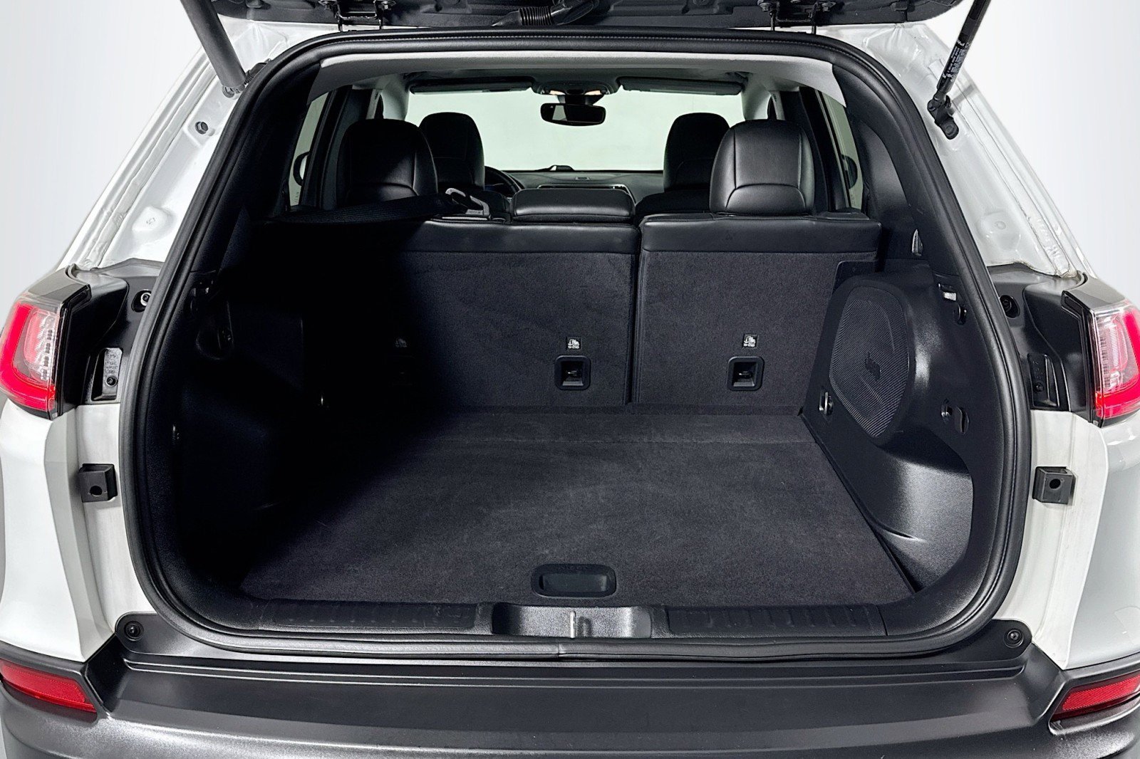 Used 2021 Jeep Cherokee Limited image 22