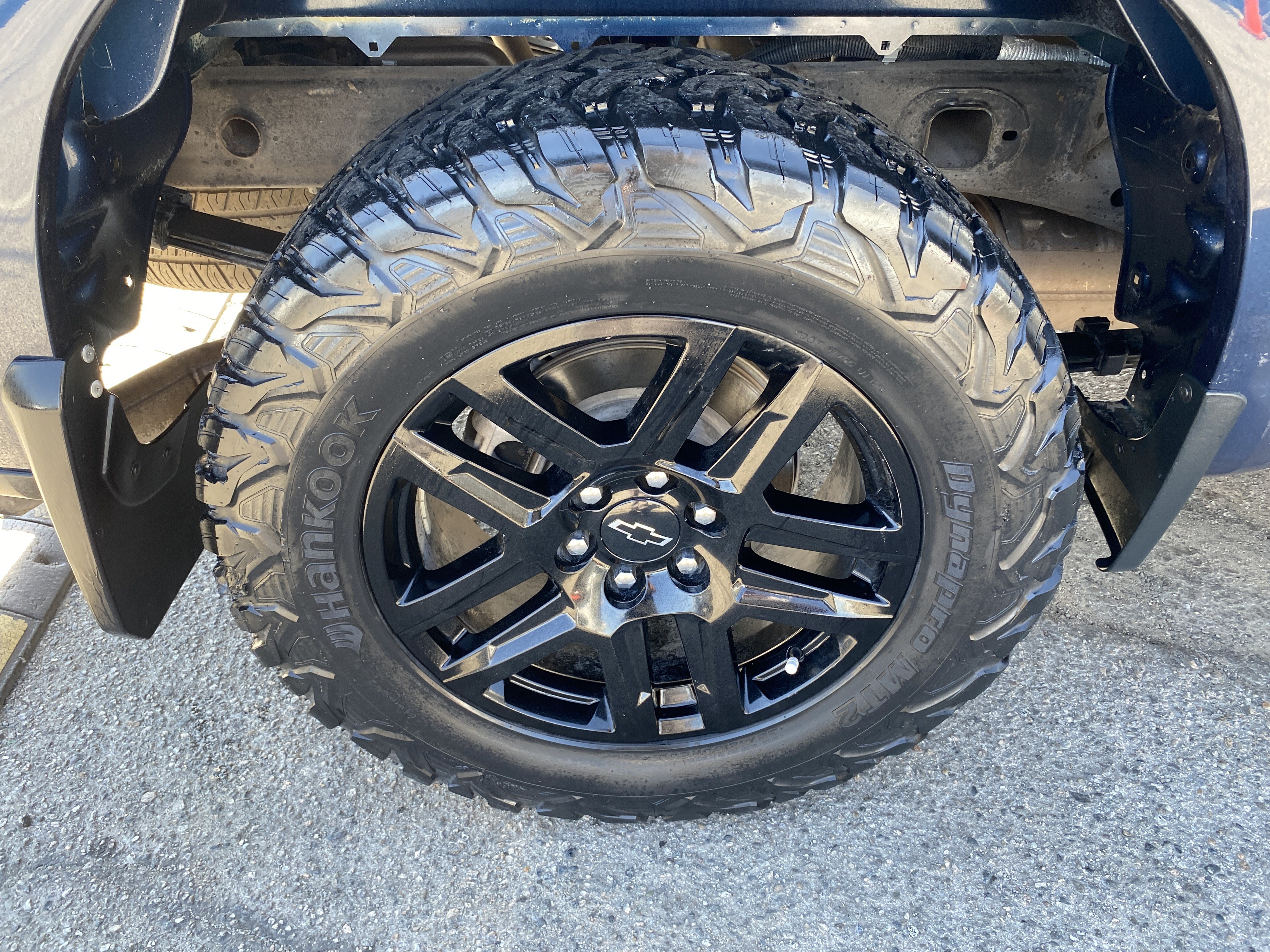 Used 2023 Chevrolet Silverado 1500 LT AWD/4WD image 14