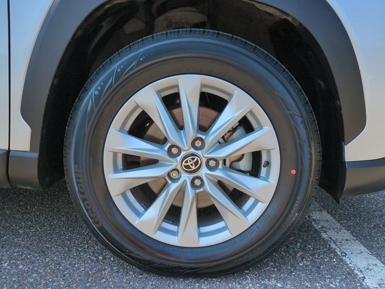 Used 2023 Toyota Corolla Cross LE w/ Moonroof Package FWD image 11