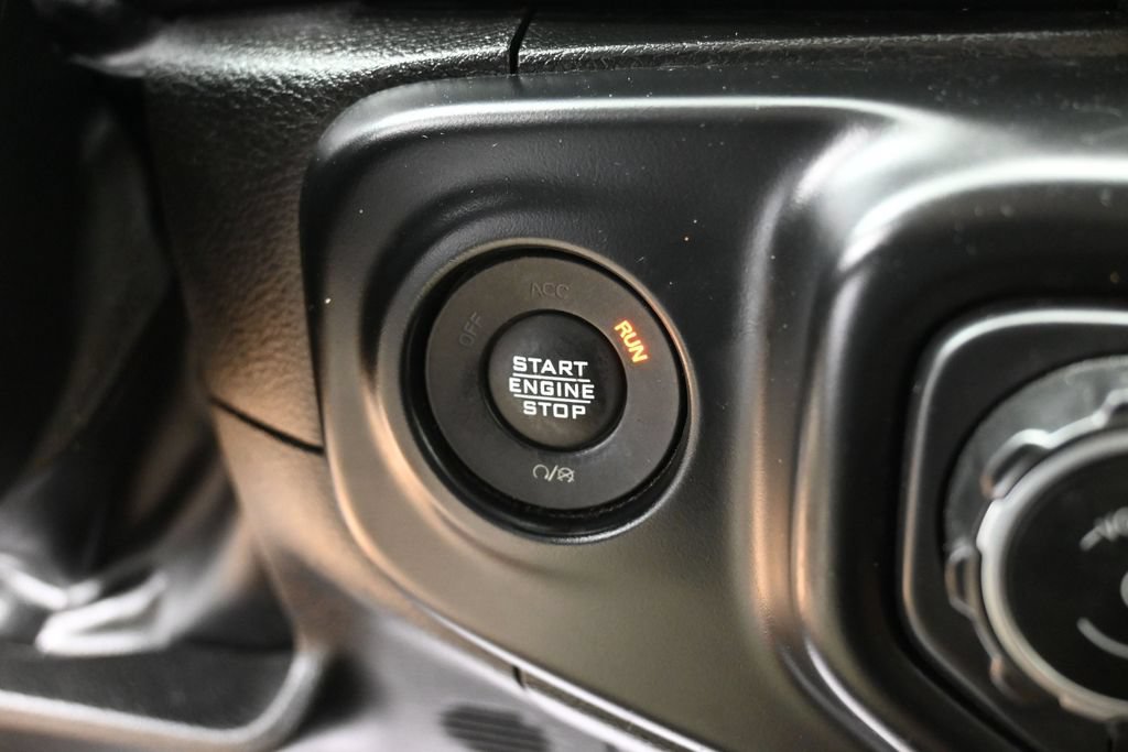 Used 2022 Jeep Wrangler Unlimited Sahara w/ Cold Weather Group AWD/4WD image 12