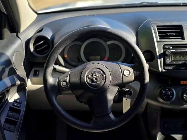 Used 2012 Toyota RAV4 FWD w/ Value Pkg image 17