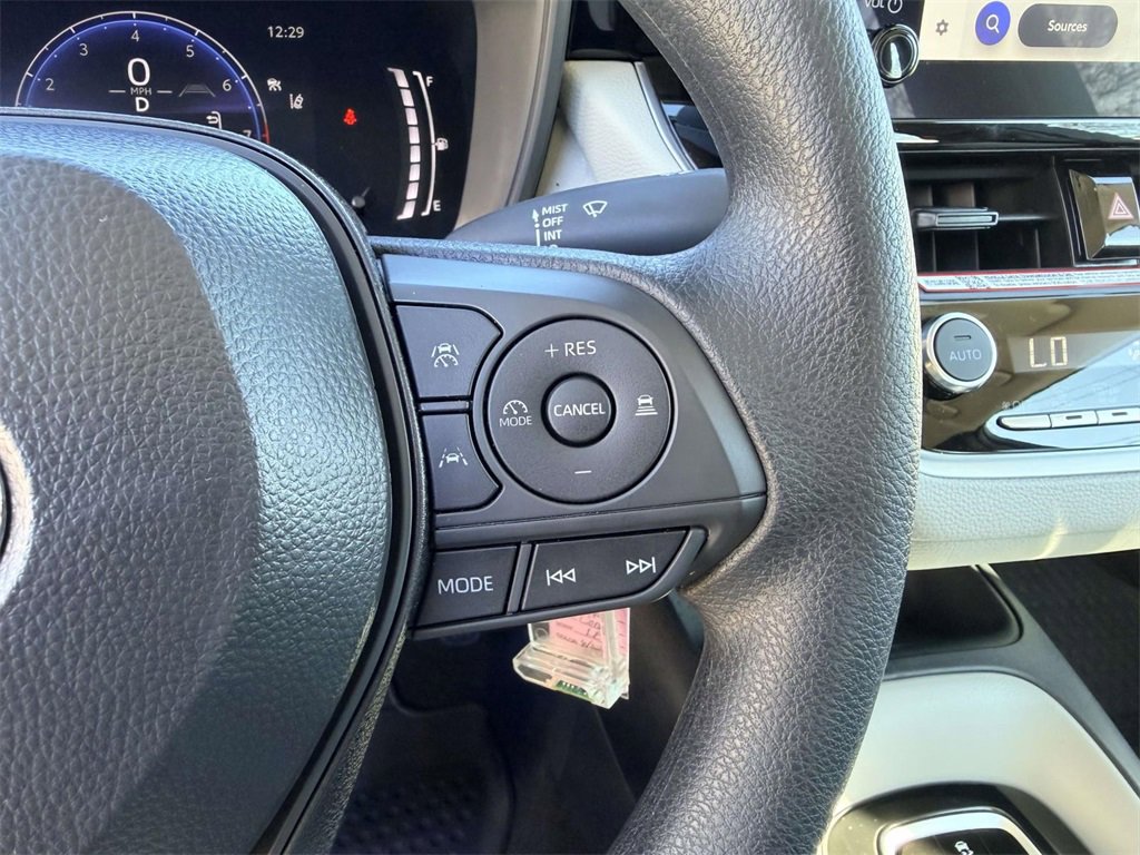 Used 2026 Toyota Corolla LE image 7