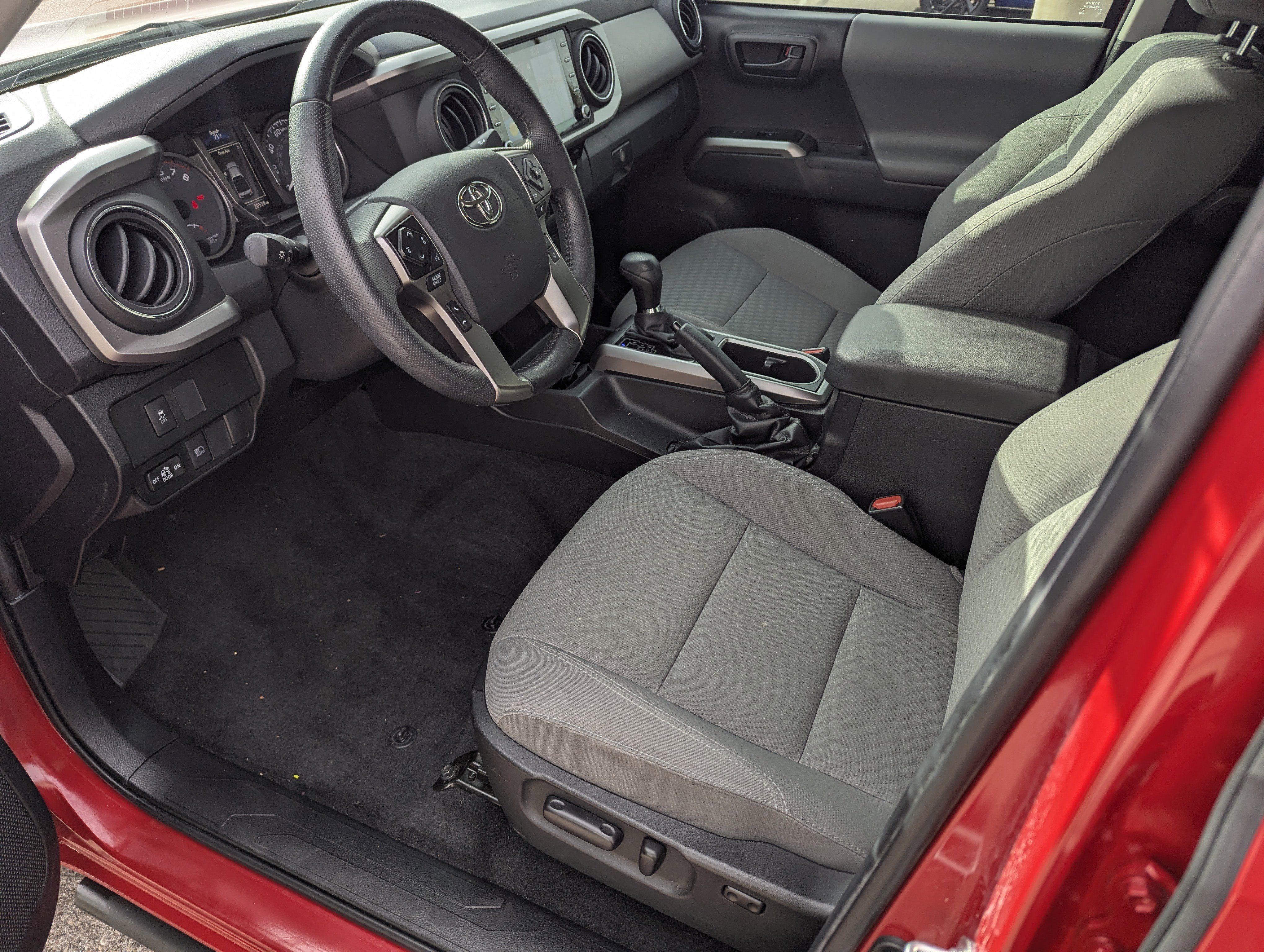 Used 2022 Toyota Tacoma SR5 image 10