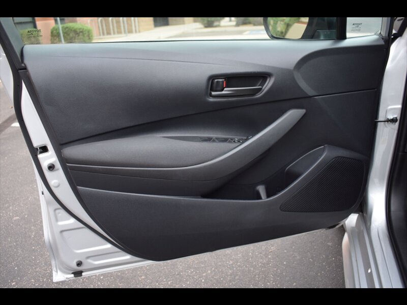 Used 2021 Toyota Corolla LE w/ Carpet Mat Package (TMS) FWD image 18
