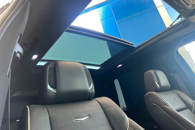 Used 2023 Cadillac Escalade Premium Luxury AWD/4WD image 21