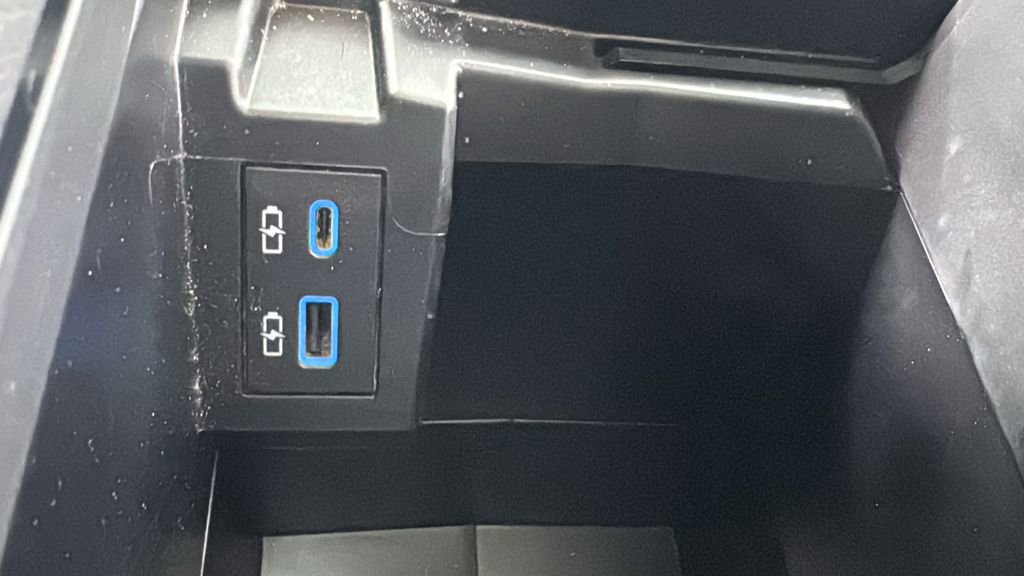 Used 2023 Toyota Sienna XSE image 34