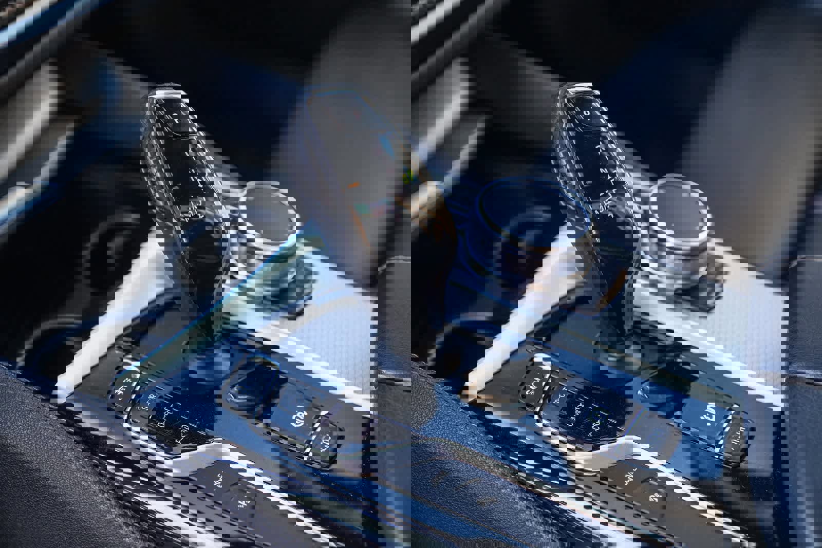 Used 2018 BMW 530e w/ M Sport Package 2 image 18