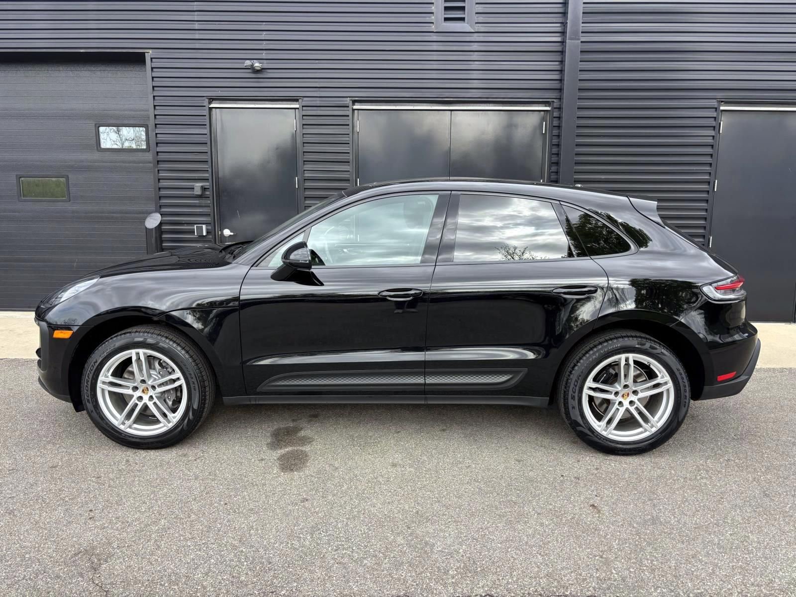 Certified 2023 Porsche Macan AWD/4WD image 7