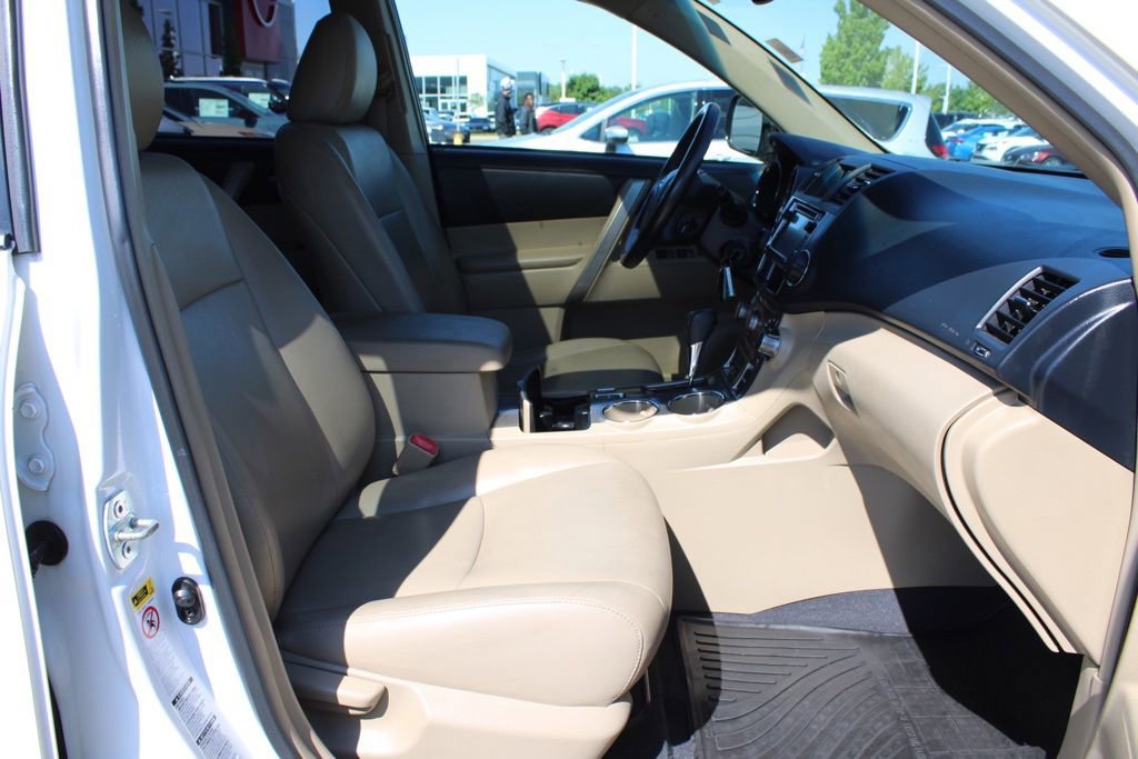 Used 2013 Toyota Highlander SE AWD/4WD image 20
