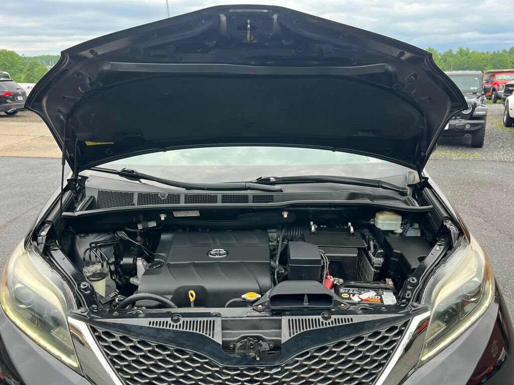 Used 2016 Toyota Sienna SE Premium FWD image 37