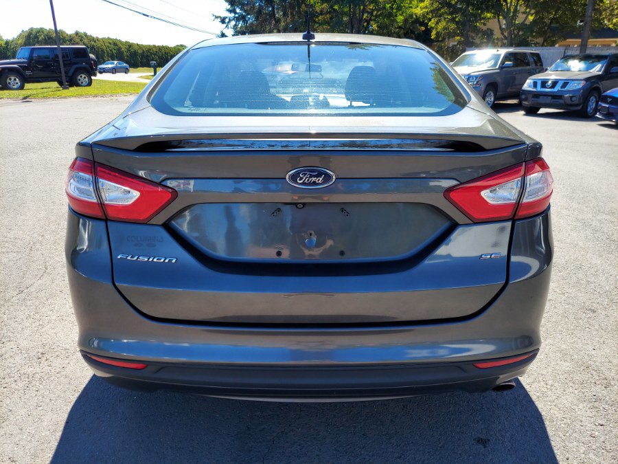 Used 2016 Ford Fusion SE w/ Equipment Group 201A image 6