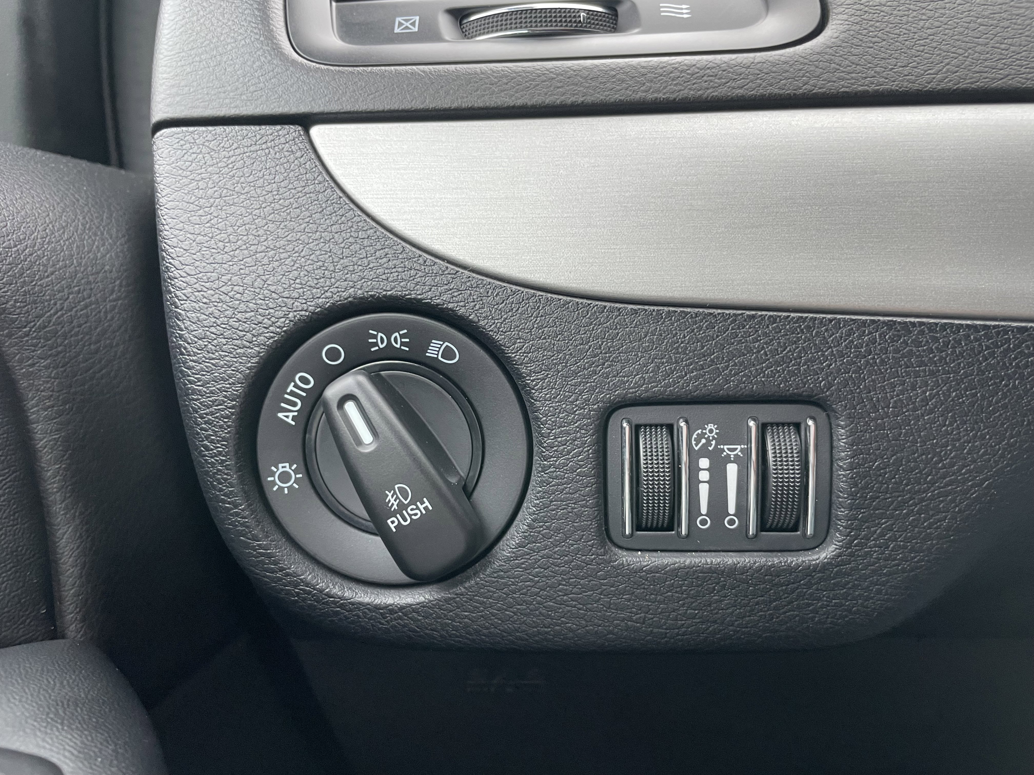 Used 2019 Dodge Grand Caravan GT image 21